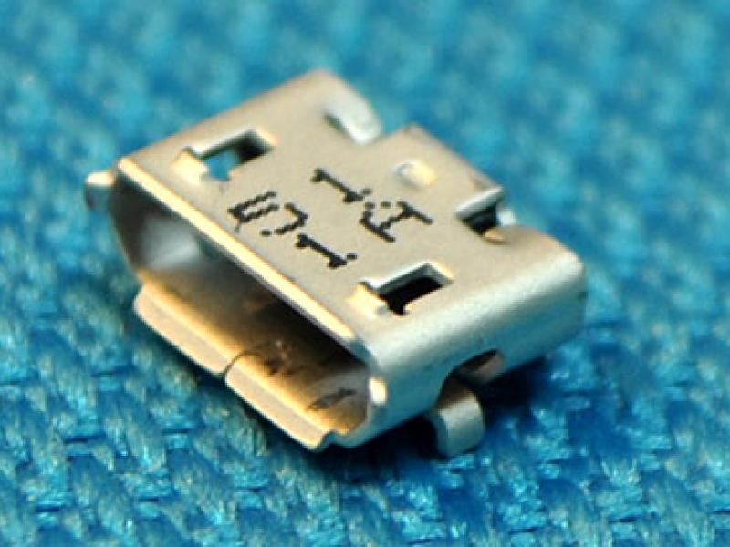 105017-0001 (Micro-USB B Receptacle)